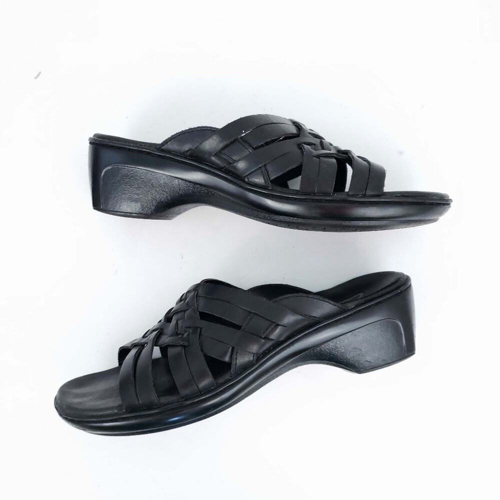 Clarks Sandals Black Slide on Leather Shoes 9M - Picture 4 of 7